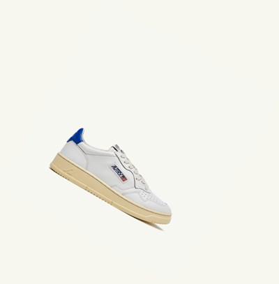 Men's Autry Medalist Low Trainers White | 621945BKN