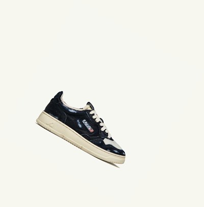 Women's Autry Medalist Low Trainers Blue | 916847CTW