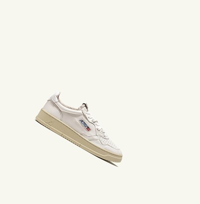 Women's Autry Medalist Low Trainers White | 259473LKX