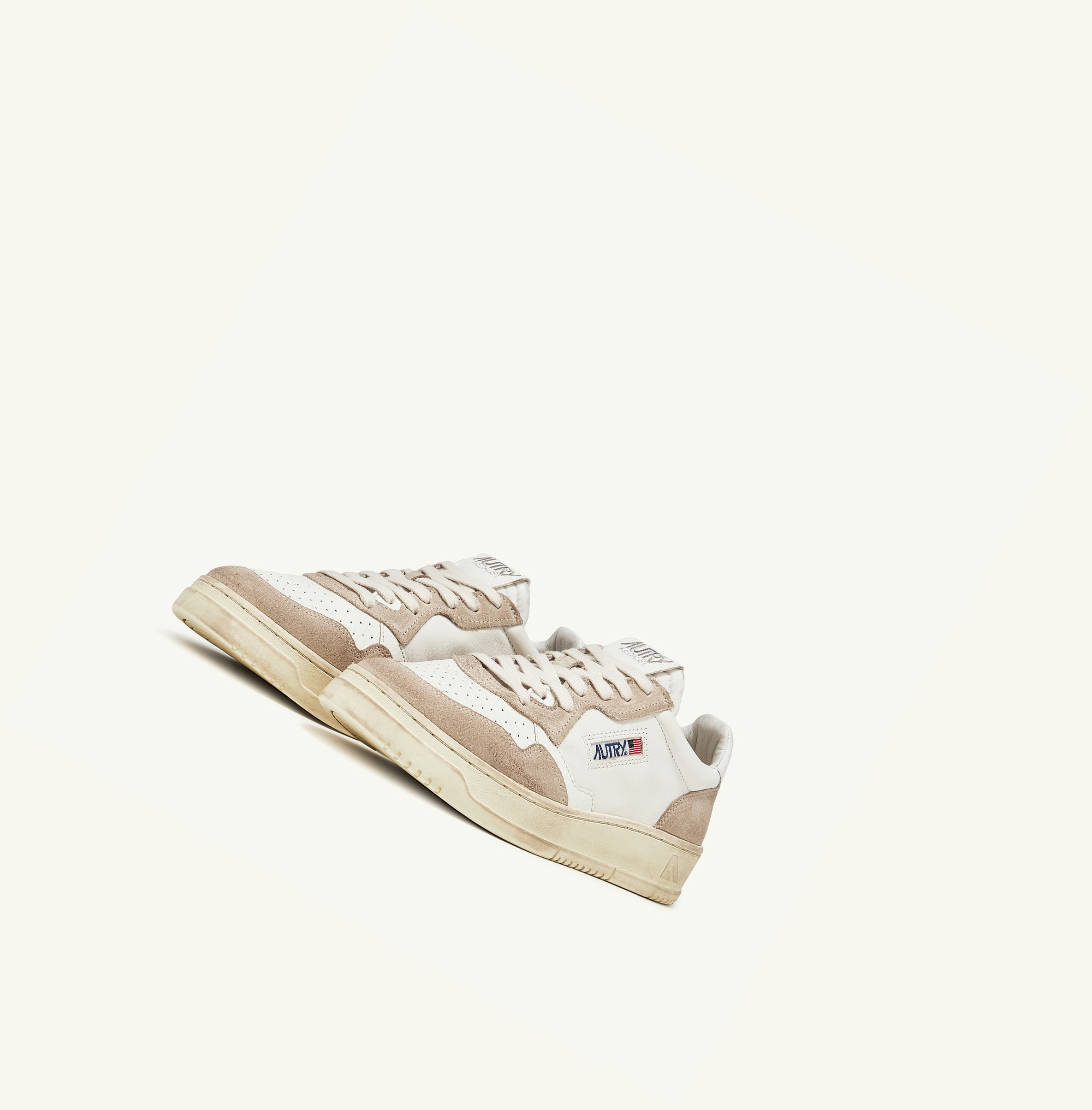 Men's Autry Medalist Low Trainers Beige | 316504AJW