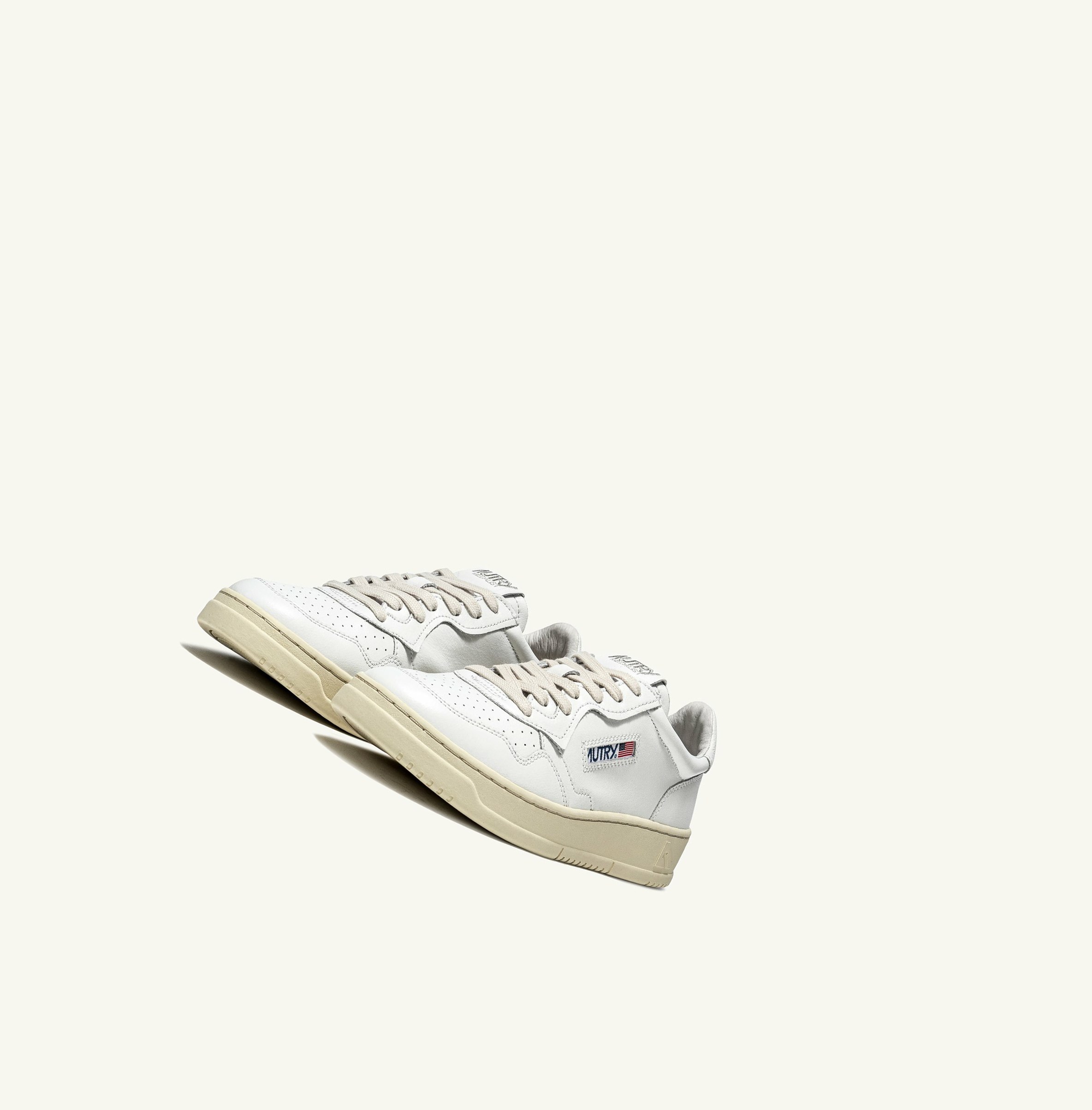 Men's Autry Medalist Low Trainers White | 587261SRI