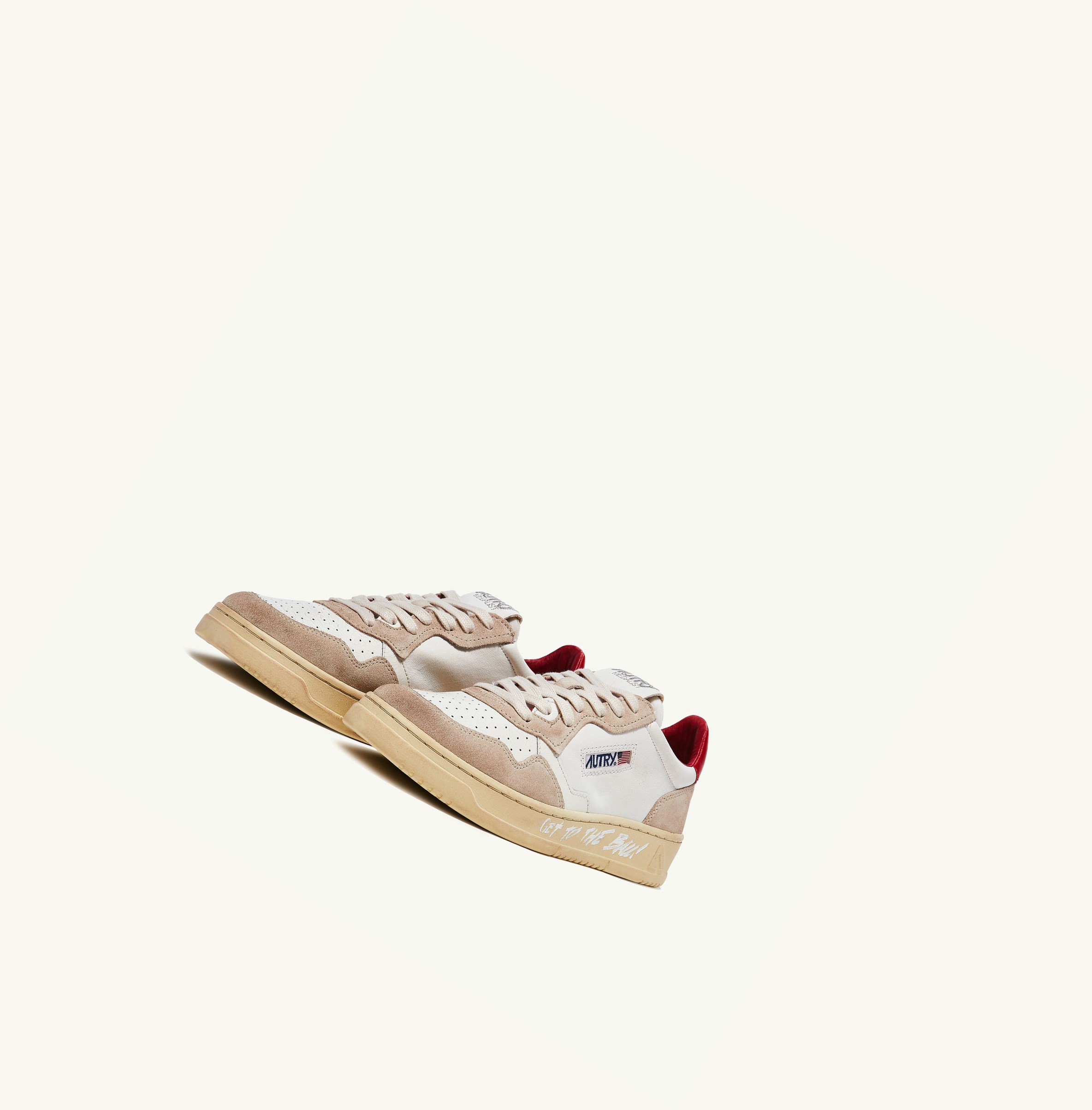 Men's Autry Medalist Low Trainers White Red | 892354YEF