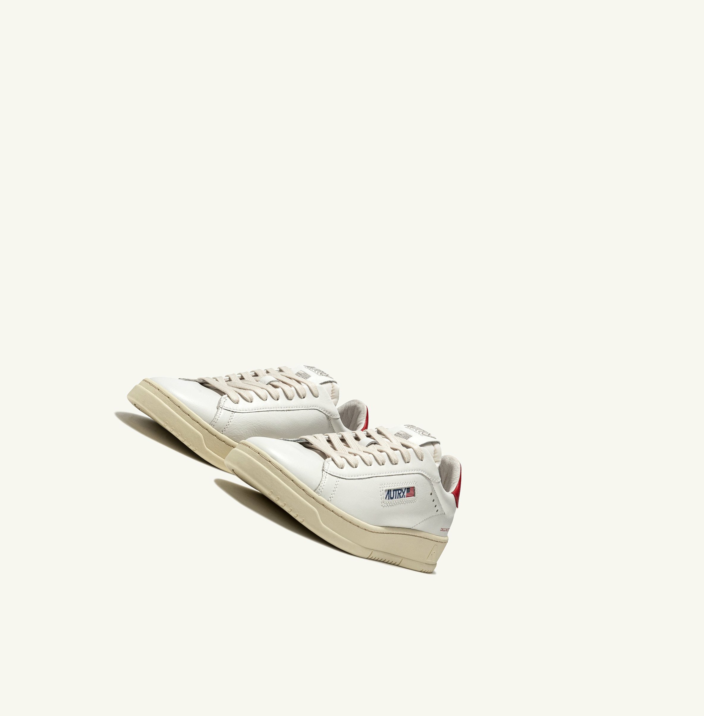 Women's Autry Dallas Low Trainers White Red | 961058ZPW