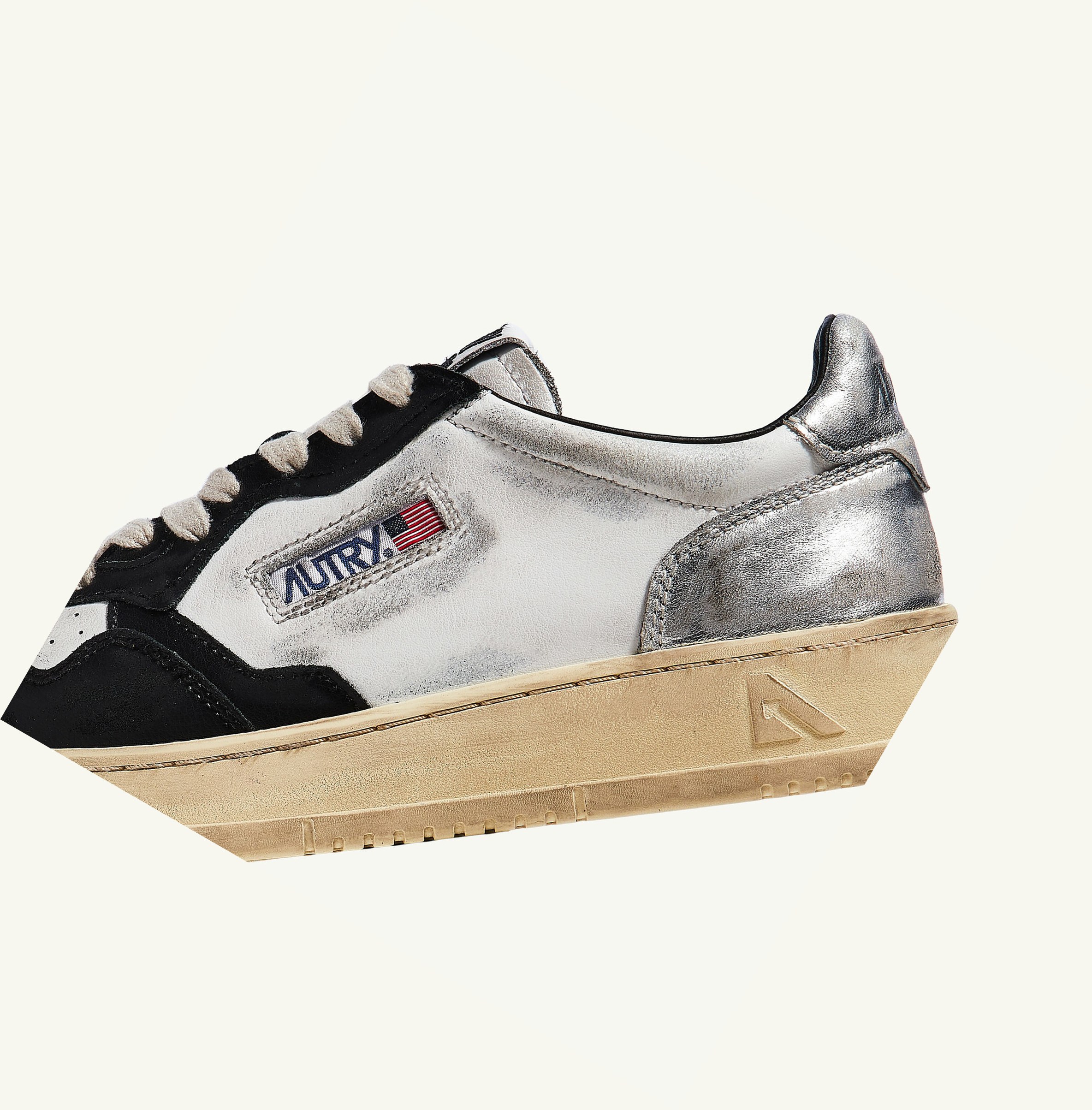 Women's Autry Medalist Low Super Vintage Trainers White Black Silver | 845936IRZ