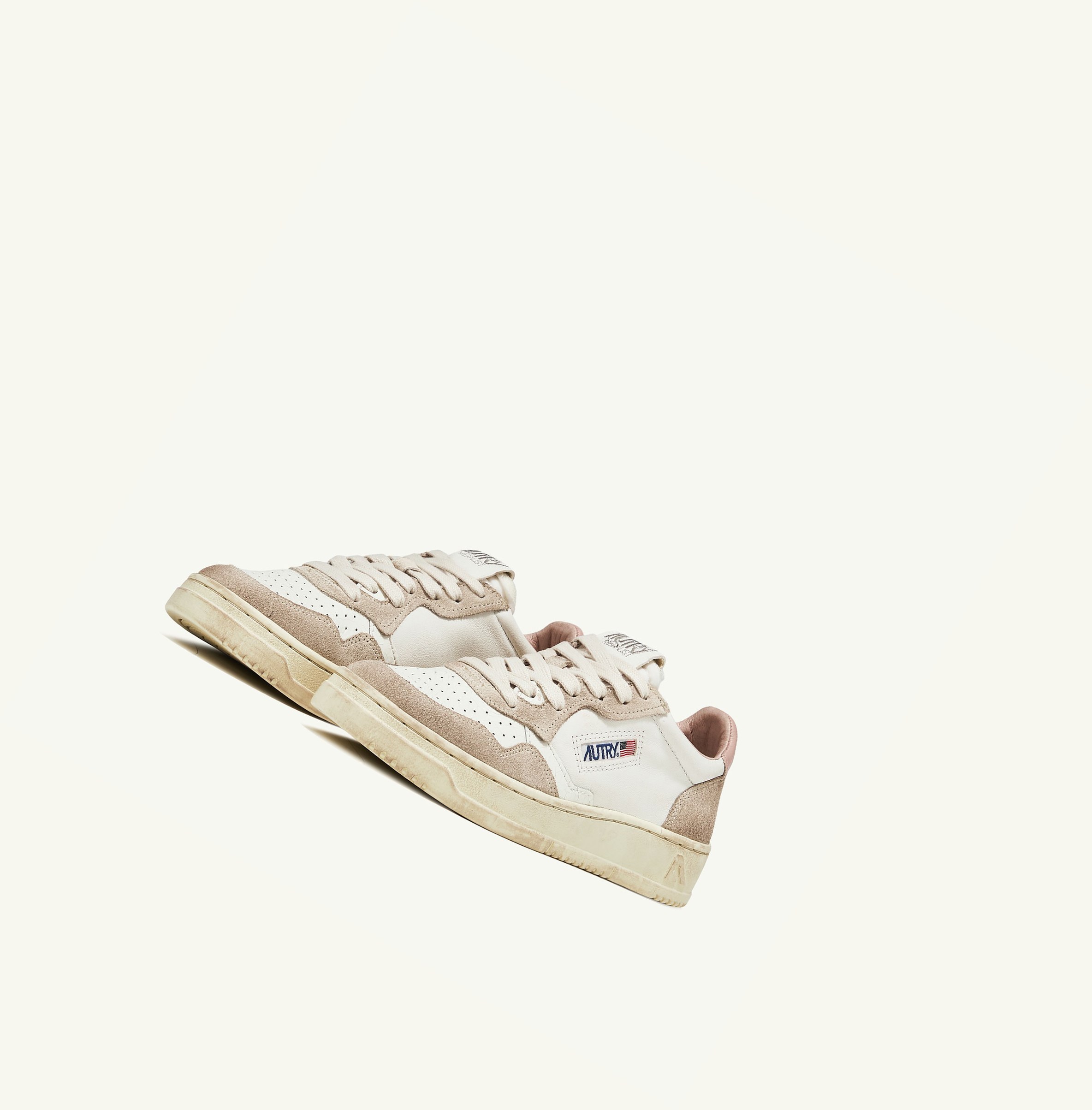 Women's Autry Medalist Low Trainers Beige | 170284UGW