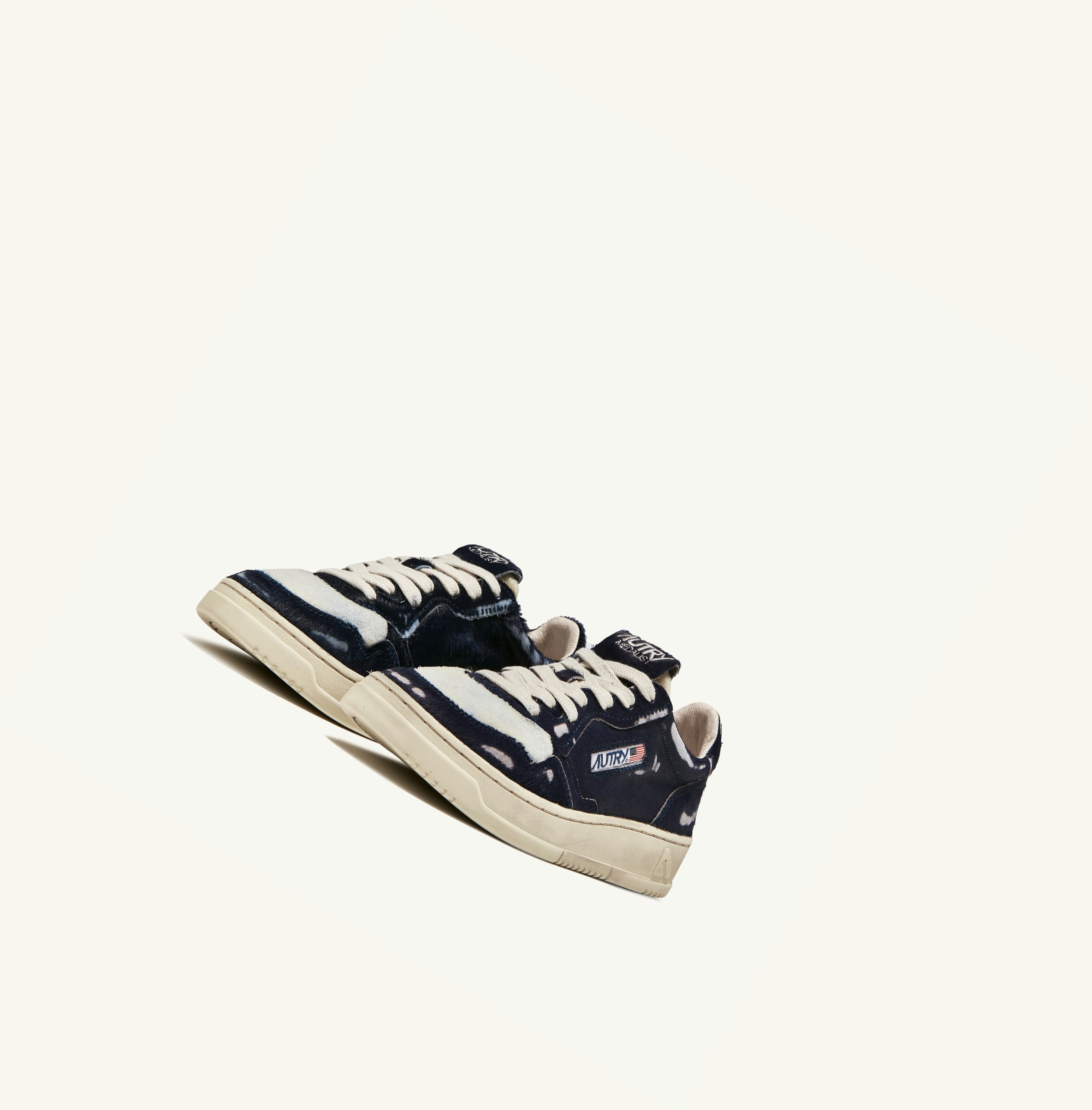 Women's Autry Medalist Low Trainers Blue | 916847CTW