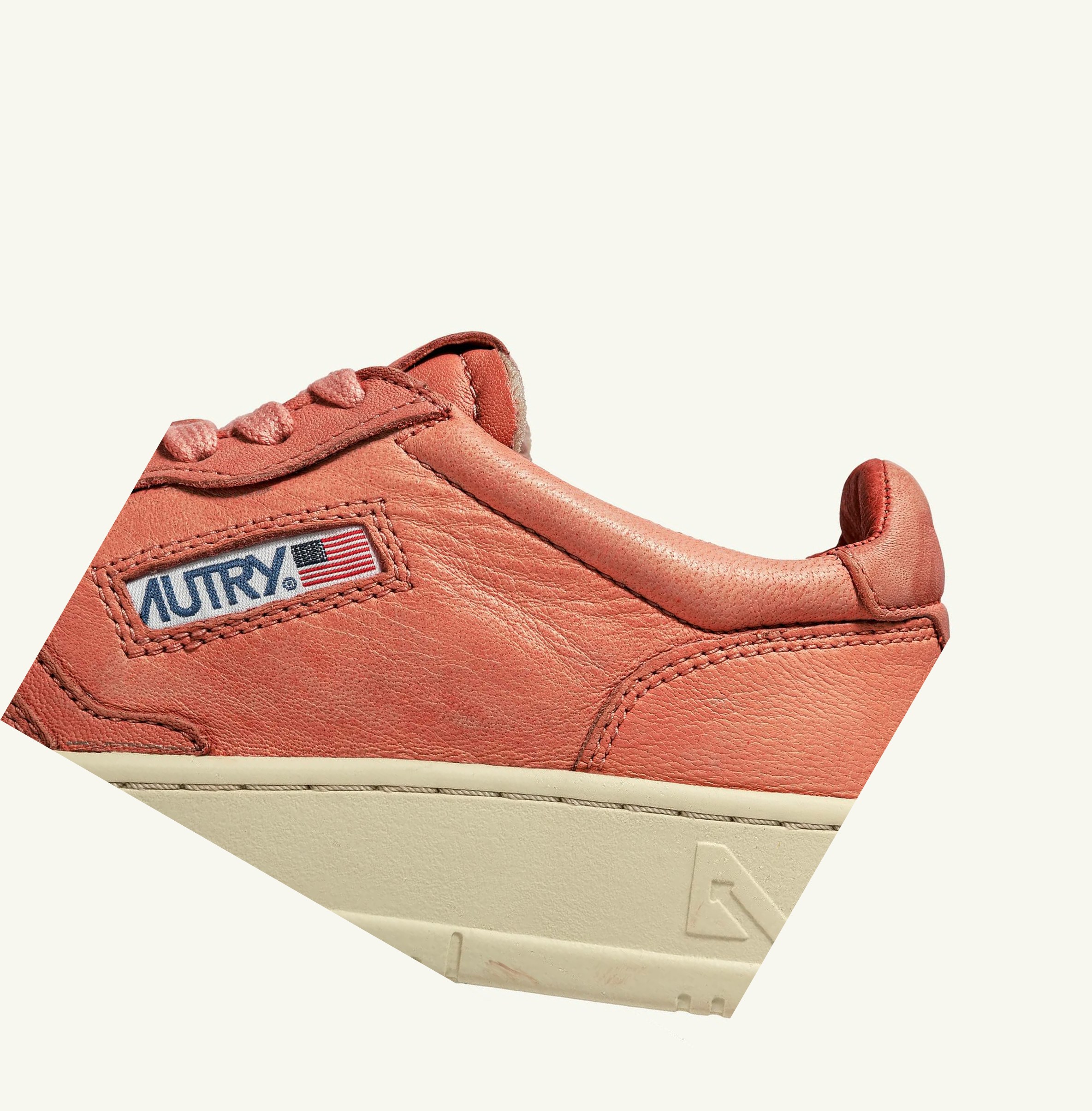 Women's Autry Medalist Low Trainers Coral Pink | 495312YHV