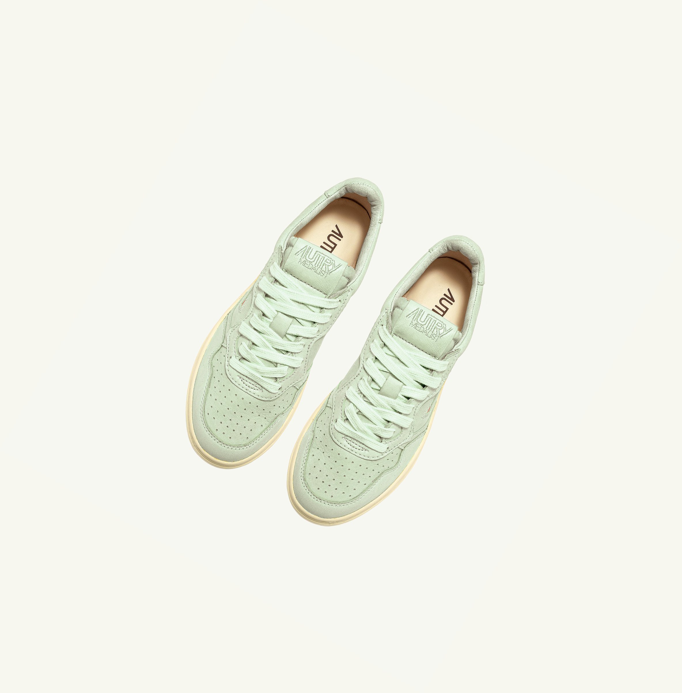 Women's Autry Medalist Low Trainers Green | 907158LCN