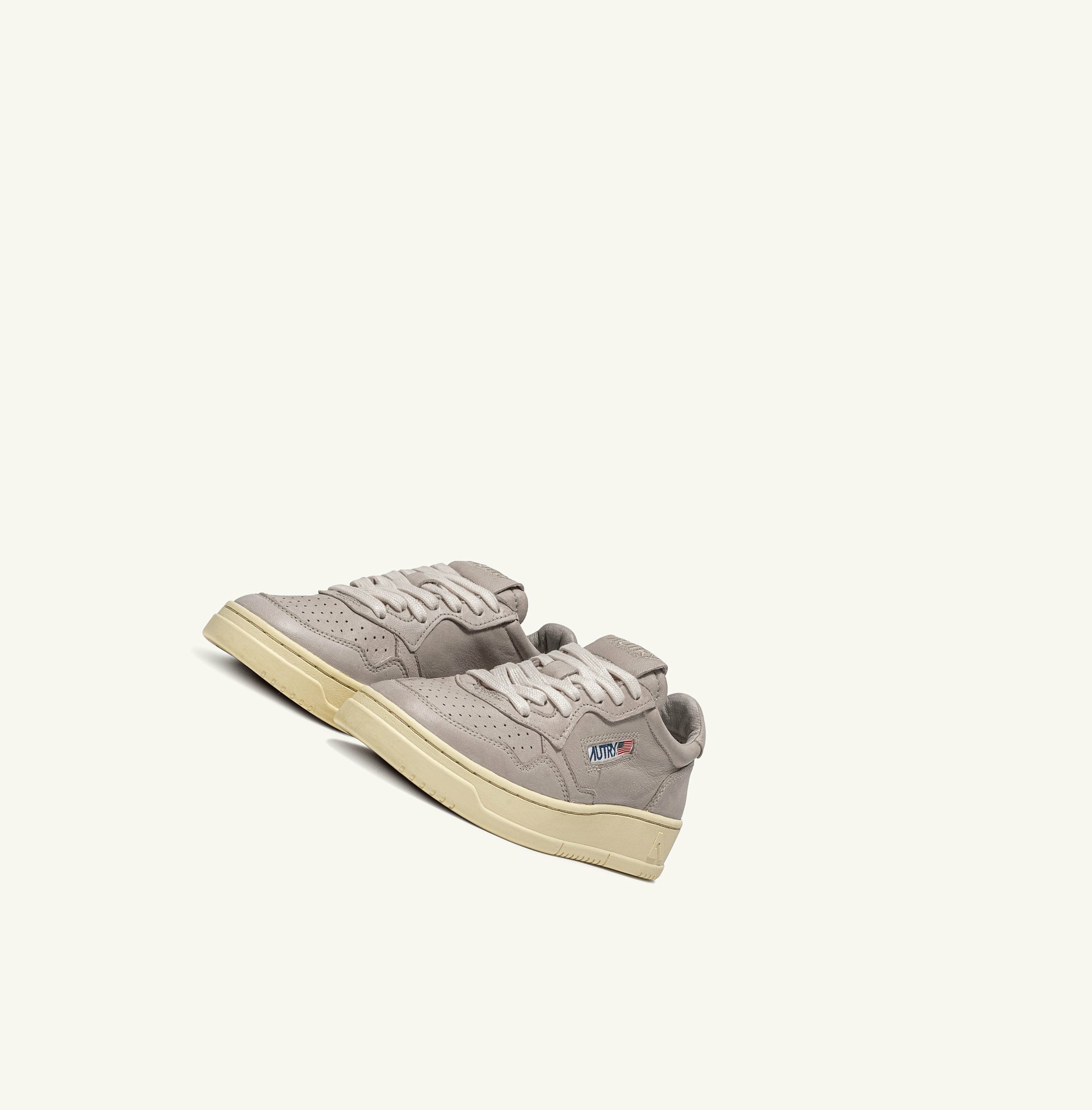 Women's Autry Medalist Low Trainers Grey | 204315UQM