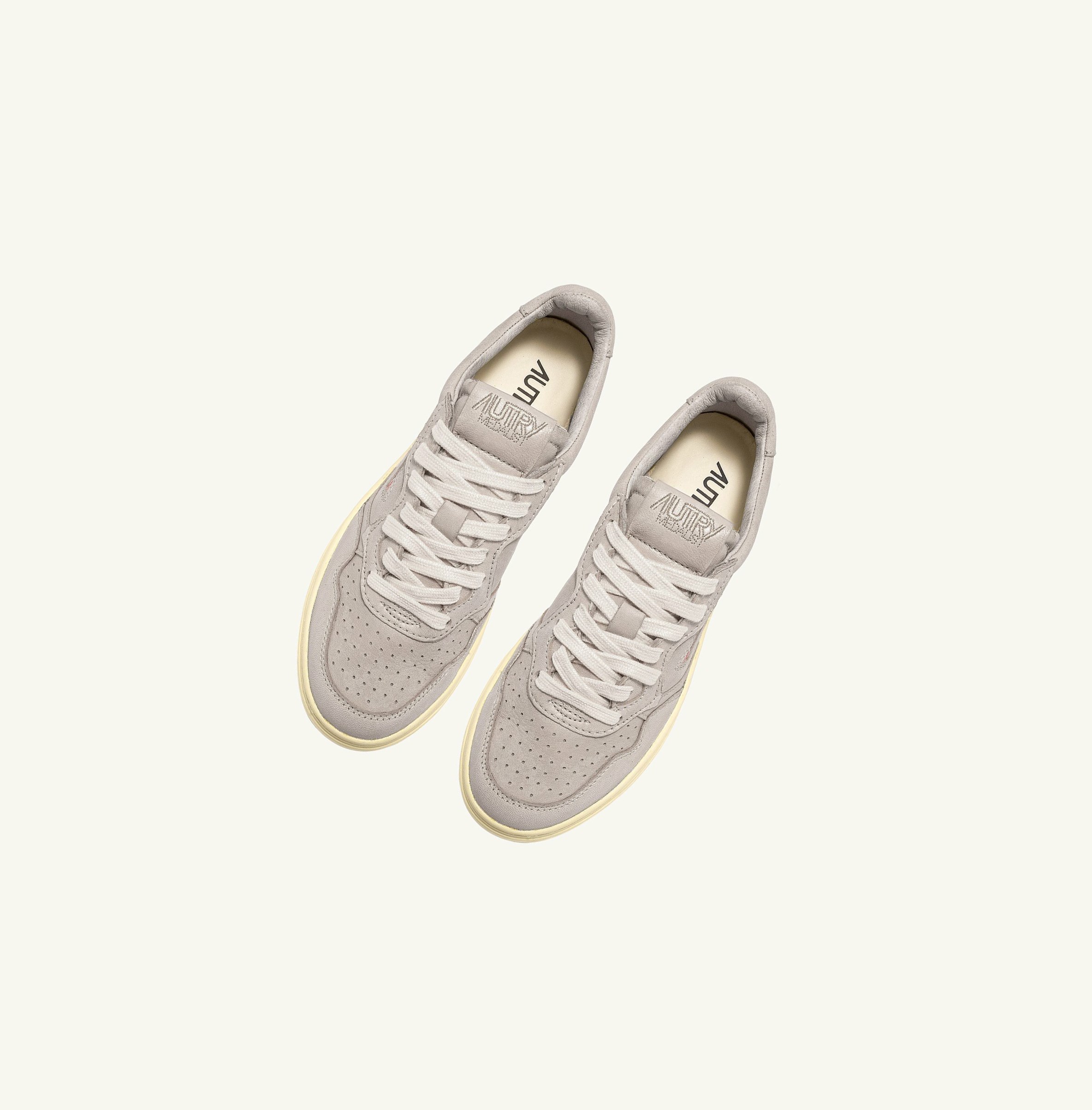 Women's Autry Medalist Low Trainers Grey | 204315UQM