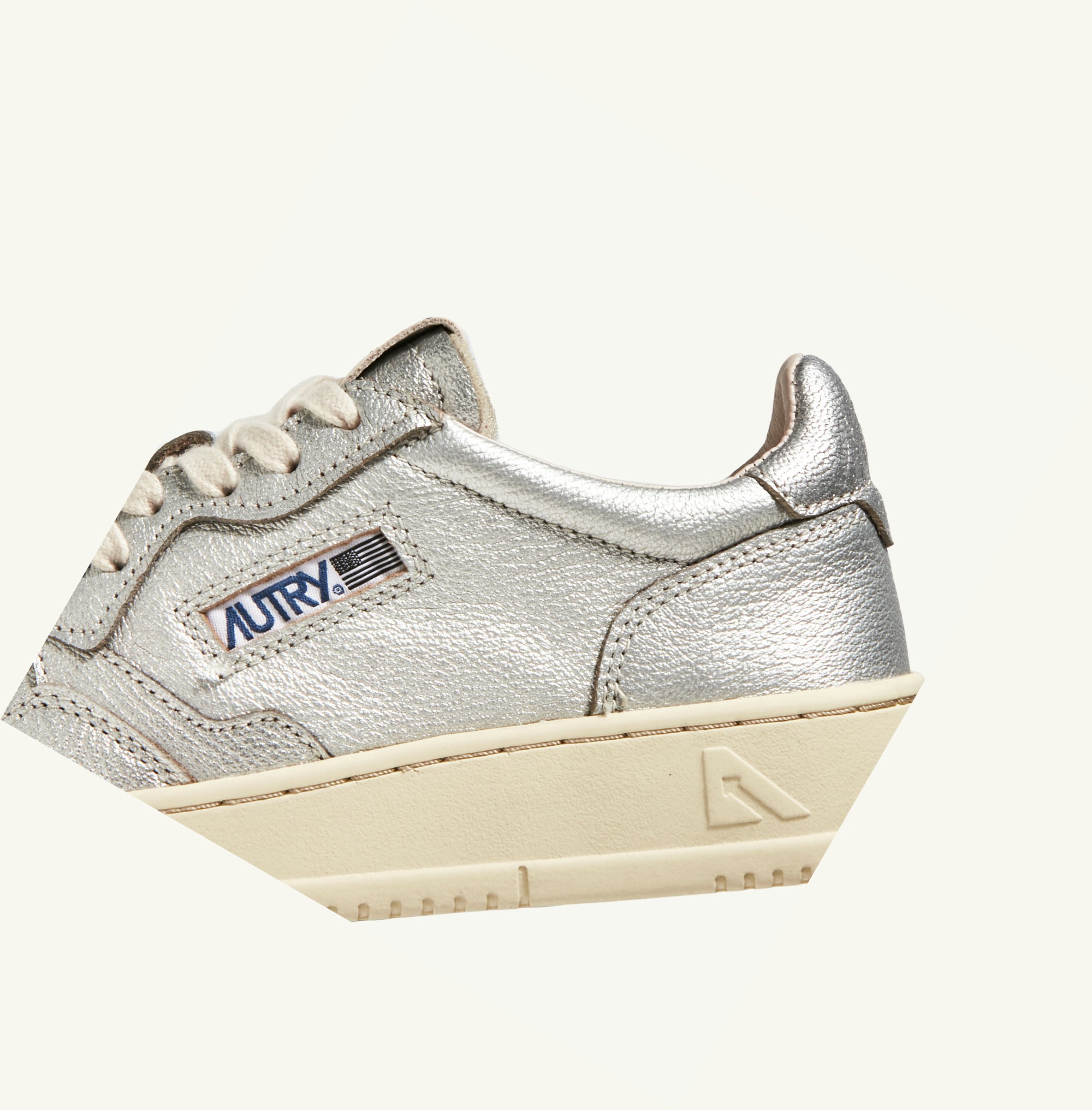 Women's Autry Medalist Low Trainers Silver | 180253VSM