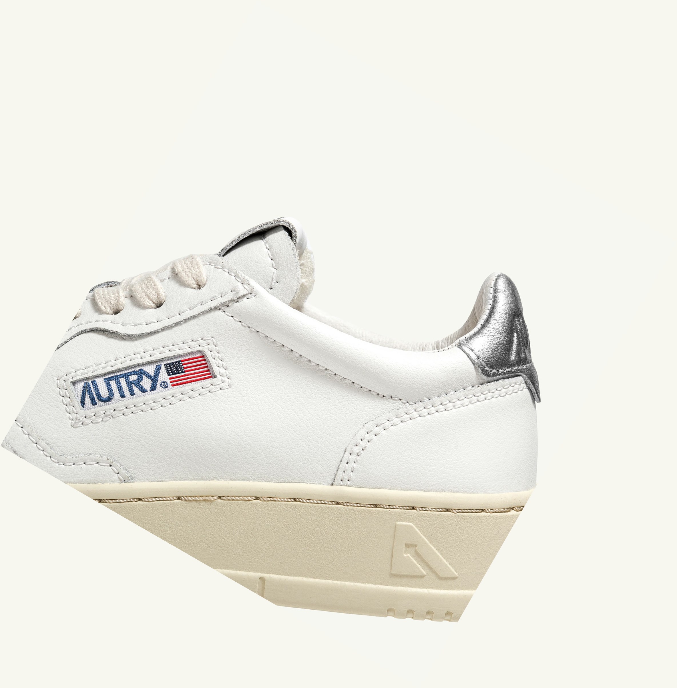 Women's Autry Medalist Low Trainers White Silver | 018493NVT