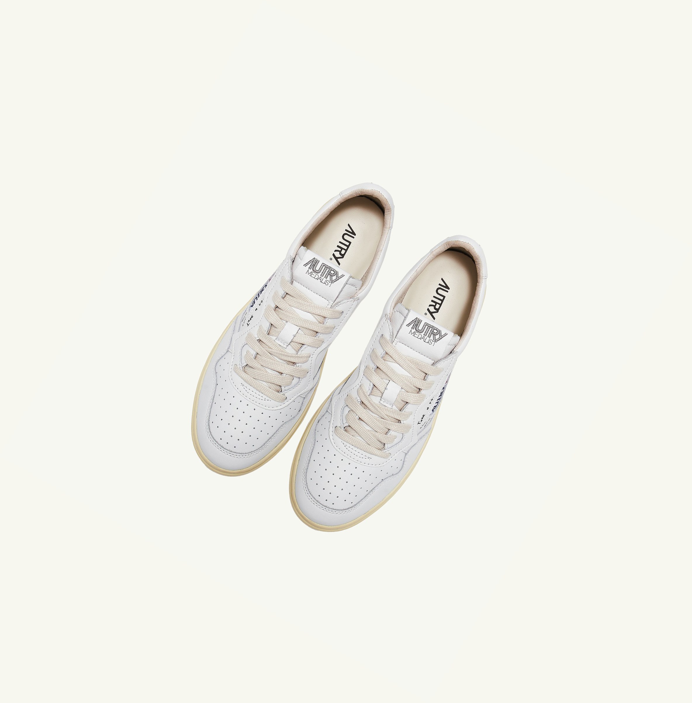 Women's Autry Medalist Low Trainers White Black | 081273YUZ