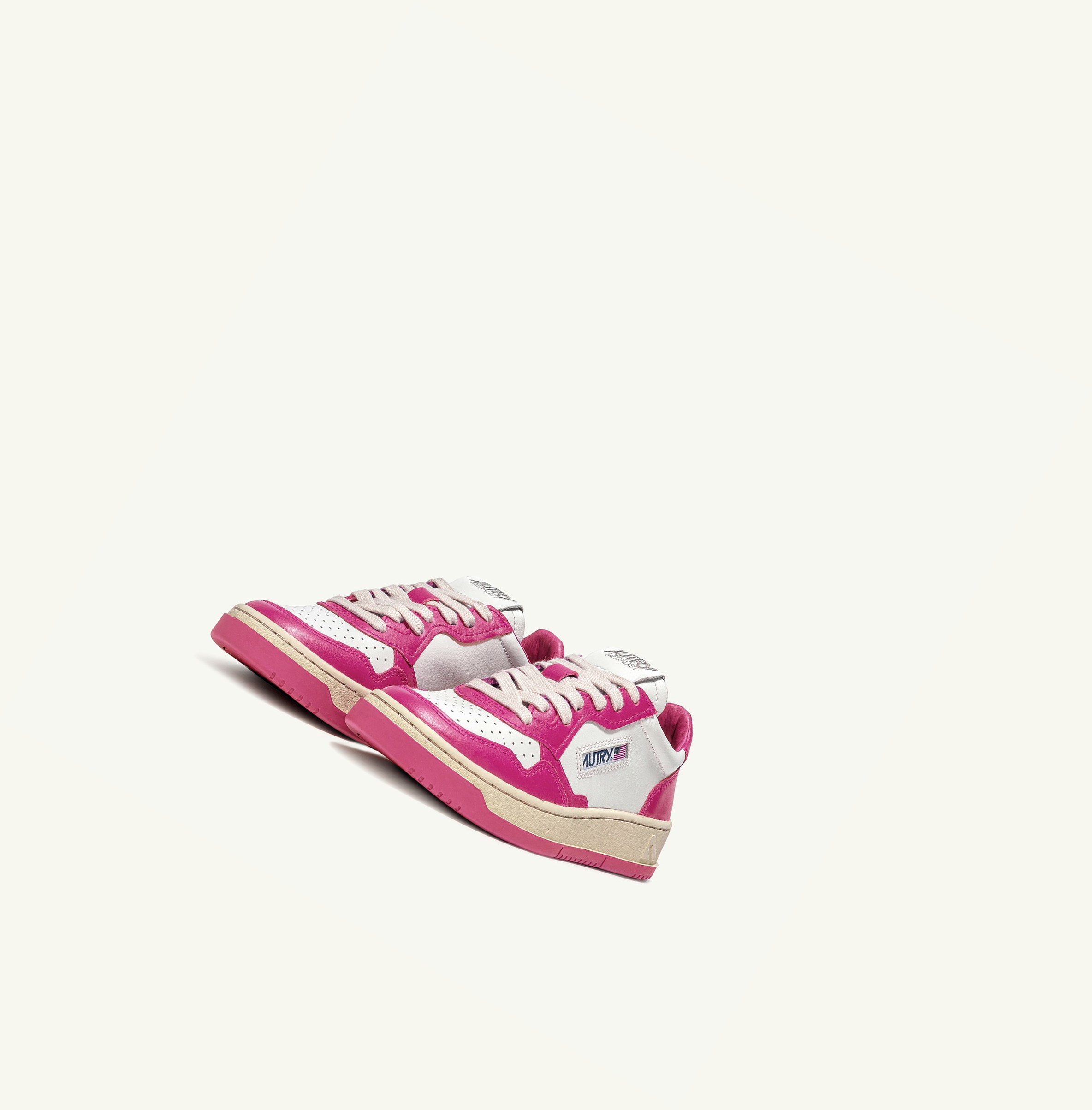 Women's Autry Medalist Low Trainers White Fuchsia | 096875FVO