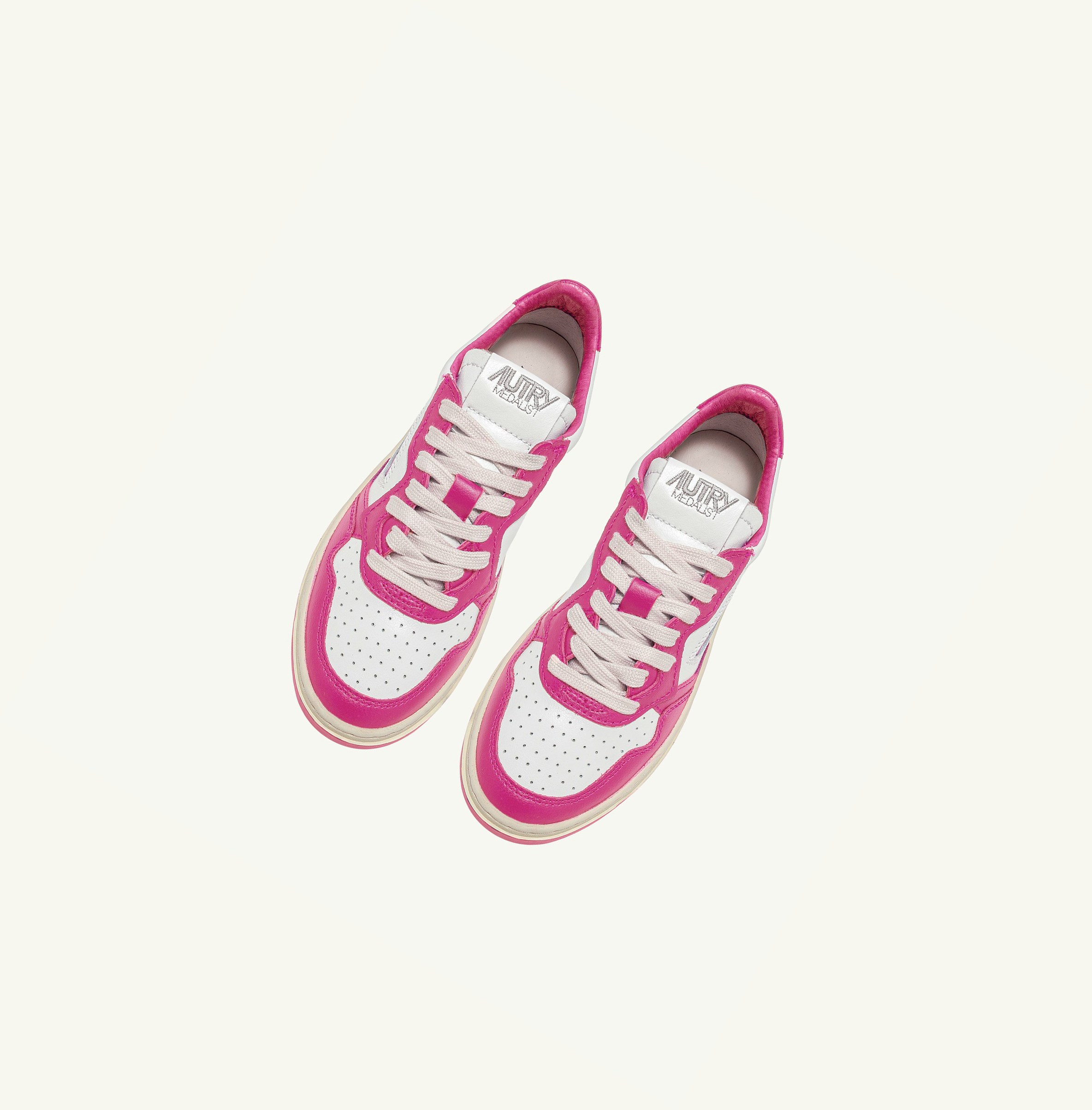 Women's Autry Medalist Low Trainers White Fuchsia | 096875FVO