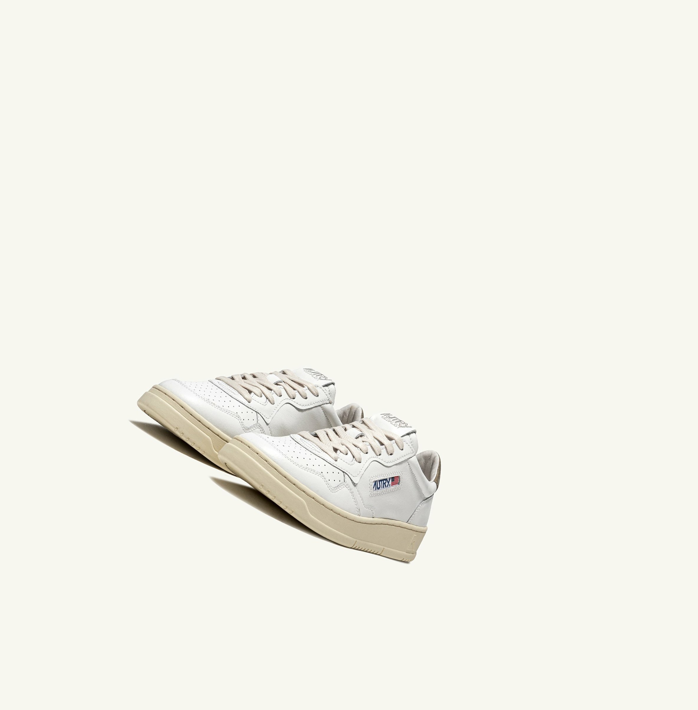 Women's Autry Medalist Low Trainers White Brown | 249581KPR