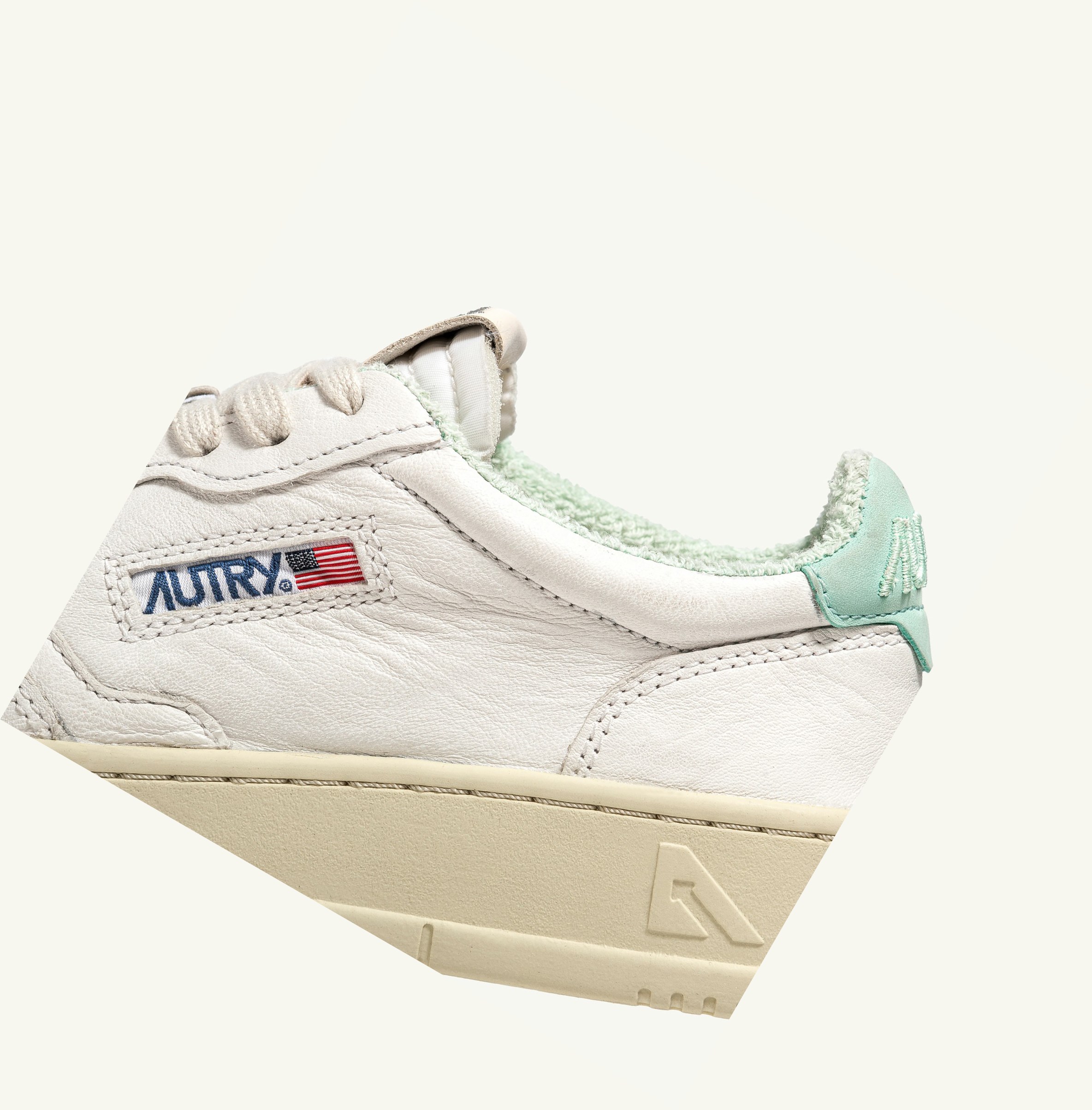 Women's Autry Medalist Low Trainers White Blue | 267438PHF