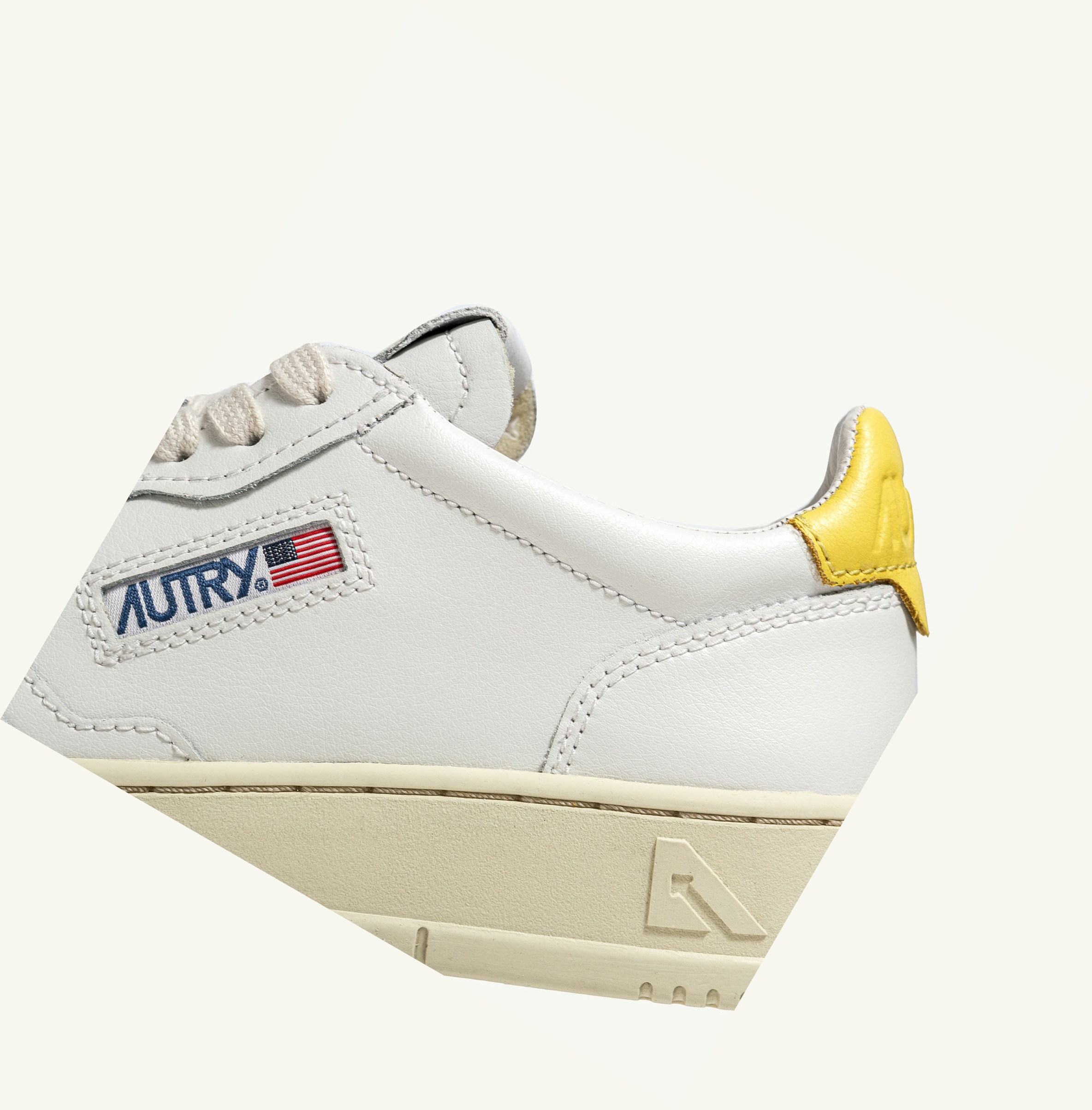 Women's Autry Medalist Low Trainers White Yellow | 620783BYR