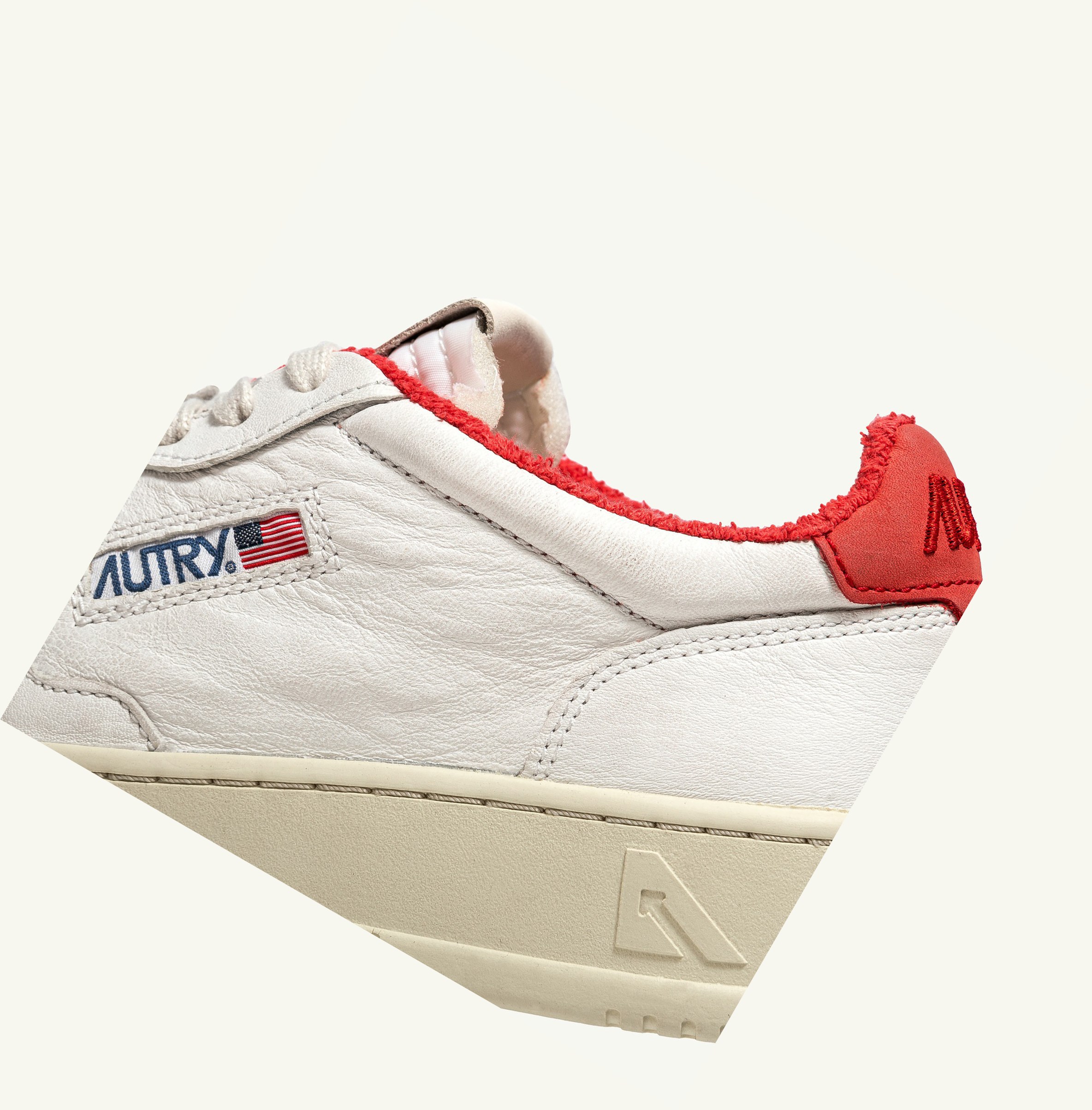 Women's Autry Medalist Low Trainers White Red | 784910XDL