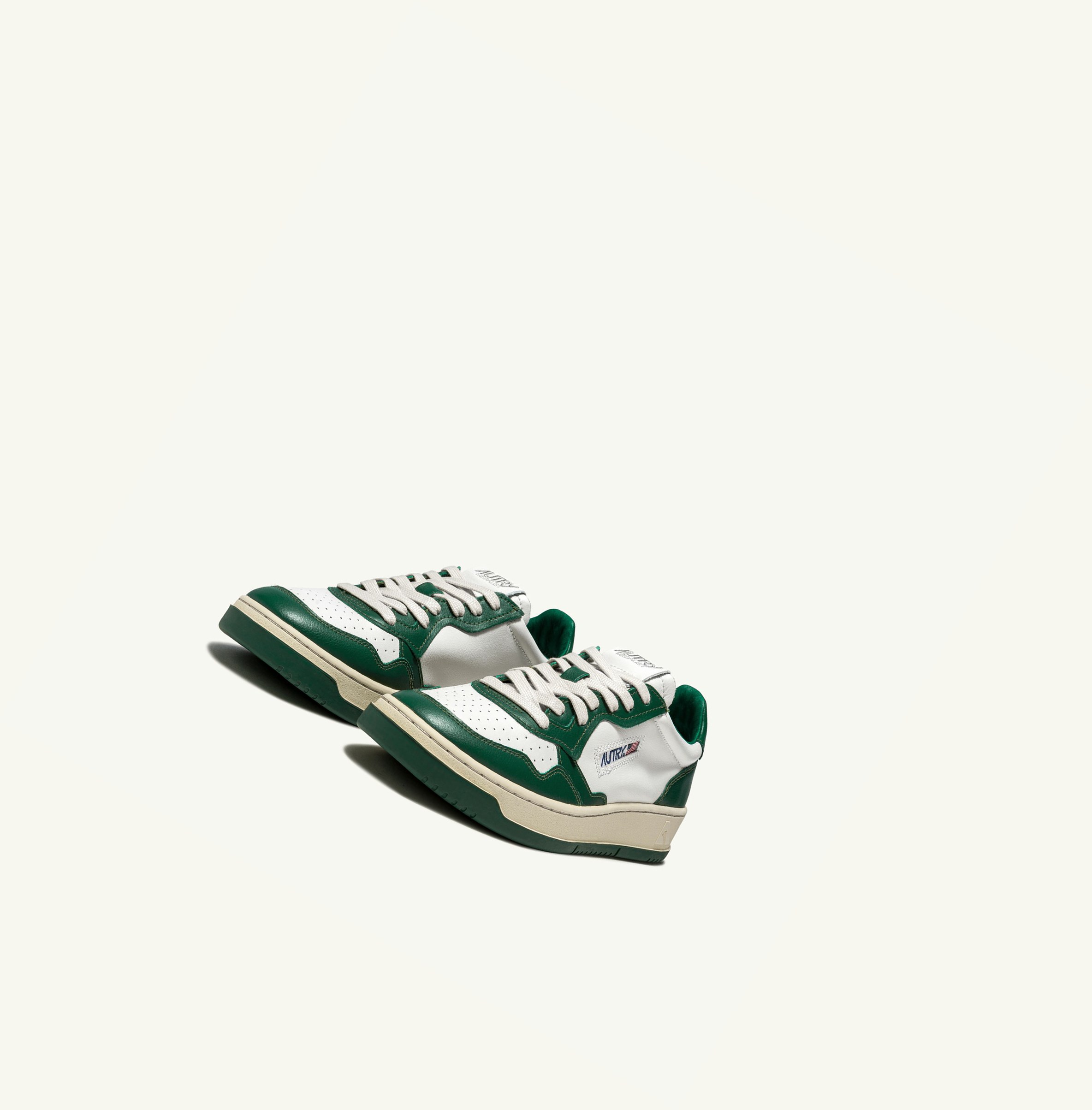 Women's Autry Medalist Low Trainers White Green | 913458OTE